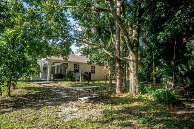Foto del edificio - 15146 93rd Ln N