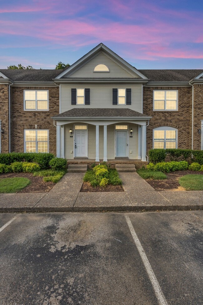 Building Photo - 2271 Dewey Dr