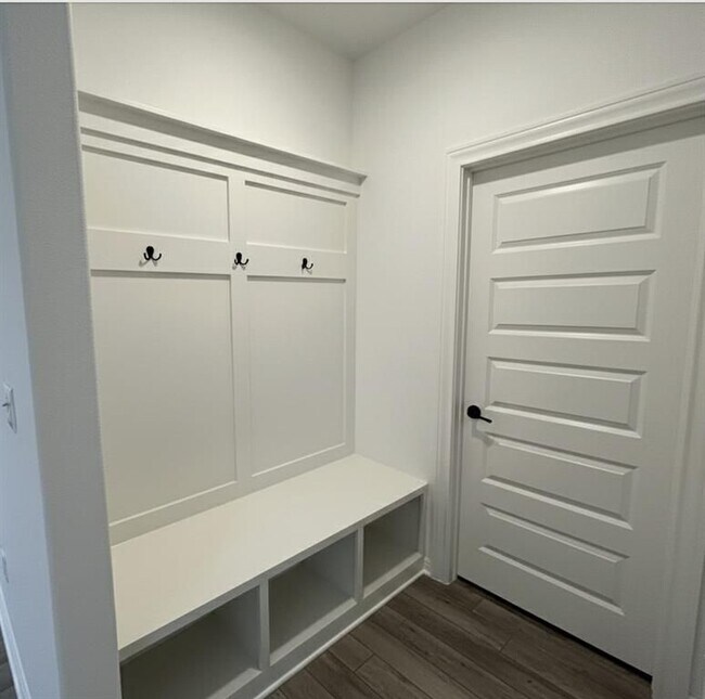 Foto del edificio - 2725 Woodall Dr