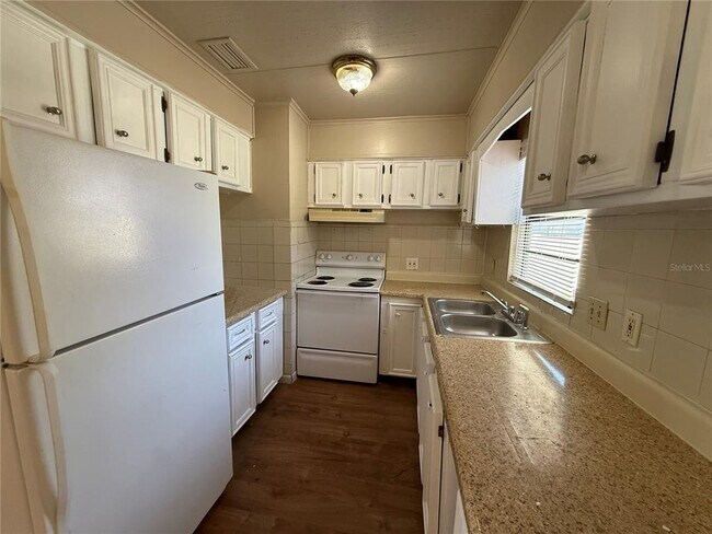 Foto del edificio - 1619 Sunny St