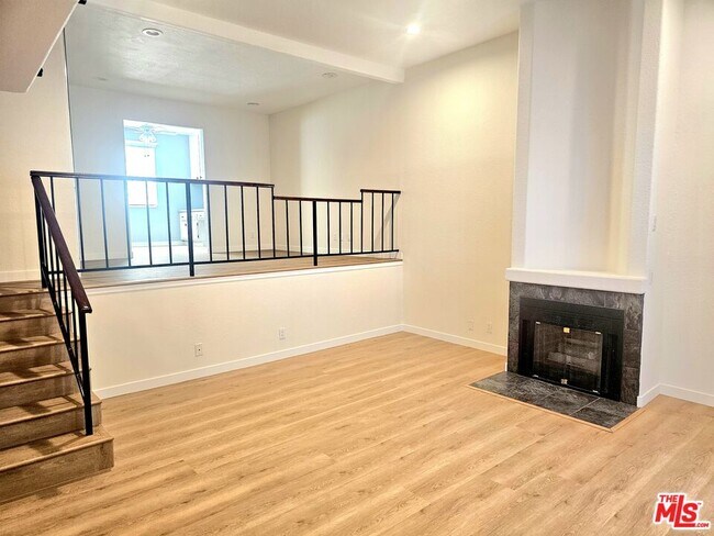 Foto del edificio - 10201 Mason Ave