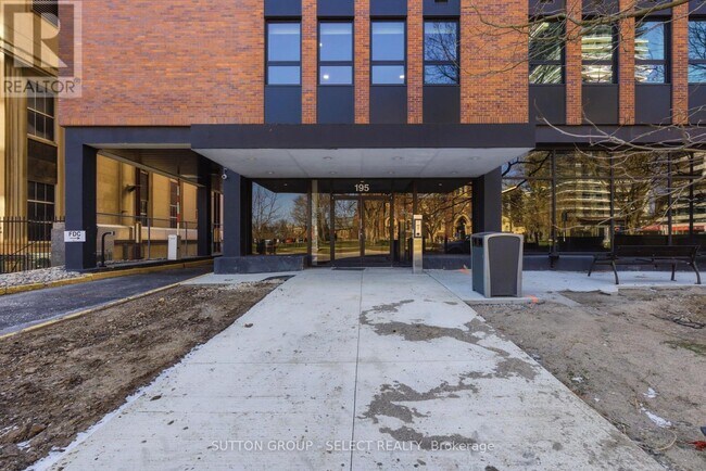 Building Photo - 195 Dufferin Ave