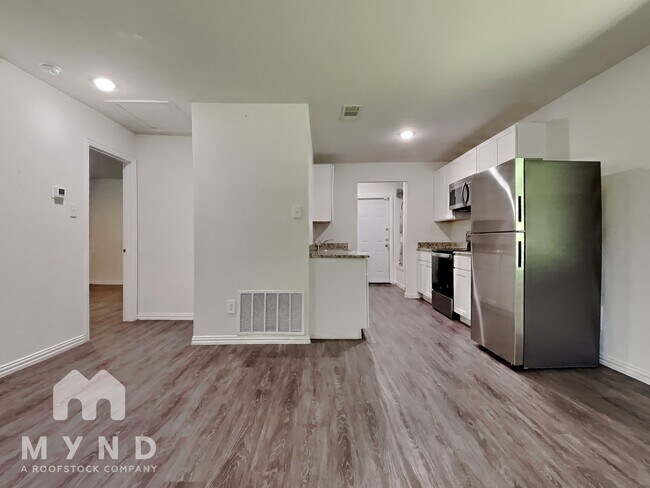 Building Photo - 3717 S Central Expy