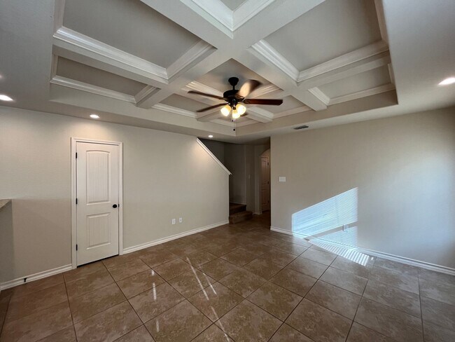 Foto del edificio - 7002 Donovan Wy