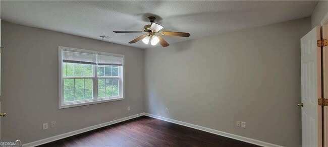 Building Photo - 2325 Shady Grove Rd