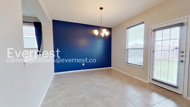 Foto del edificio - 3 Bed/2.5 Bath Home with Garage / Pet-Friendly / Coming Soon!