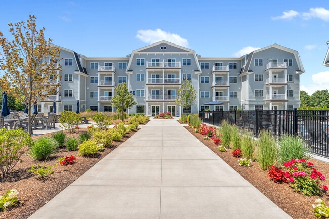 Courtyard - Mariners Landing