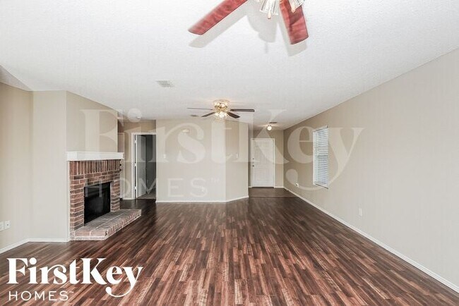 Foto del edificio - 4344 Hunters Creek Dr