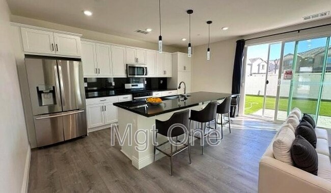 Foto del edificio - 1784 Julie Dr