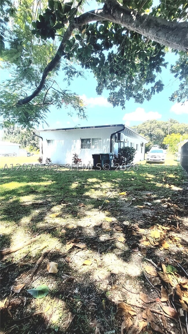 Building Photo - 21910 SW 118th Ave