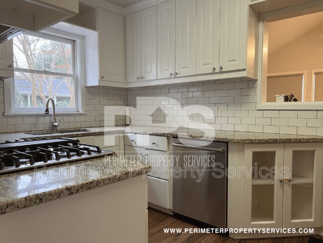 Building Photo - 2726 Craigie Ave
