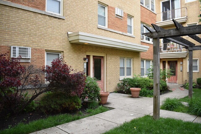 Foto del edificio - 1951 Euclid Ave