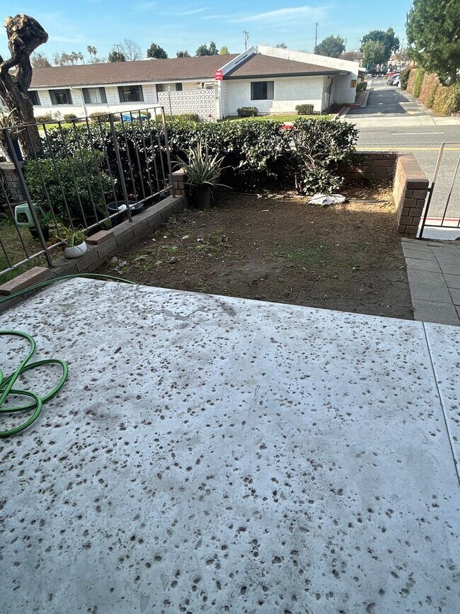 Building Photo - 3 Bedroom Condo for rent in the most desirable Alhambra Area Walking to Alhambra HS