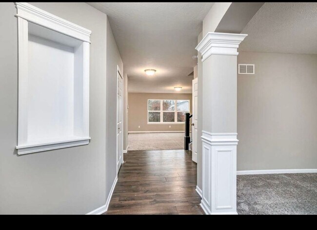 Building Photo - Spacious 4BR House in Portage