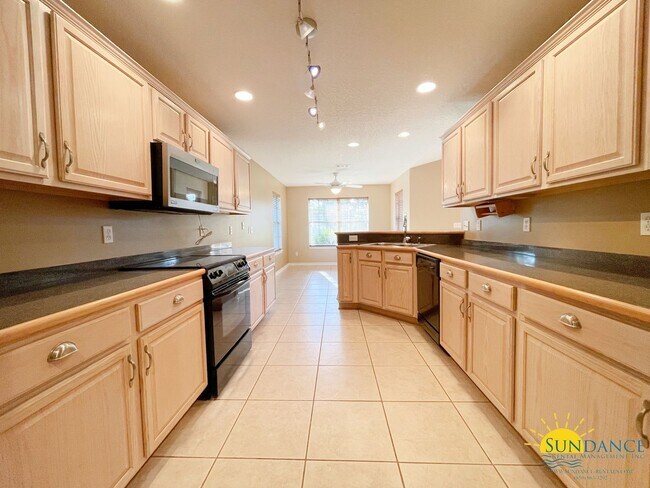 Building Photo - Beautiful Holley by the Sea Home!