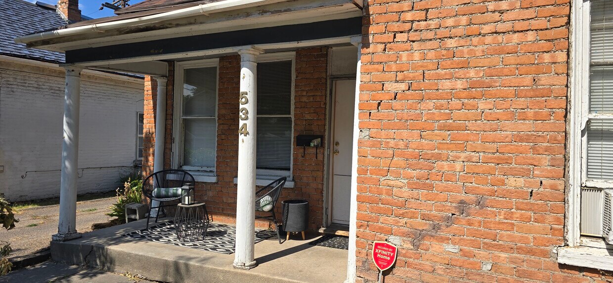 Foto principal - 534 Windsor St E