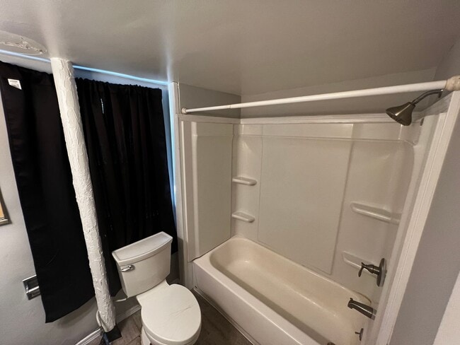 Building Photo - Cute 1 Bedroom / 1 Bathroom House!