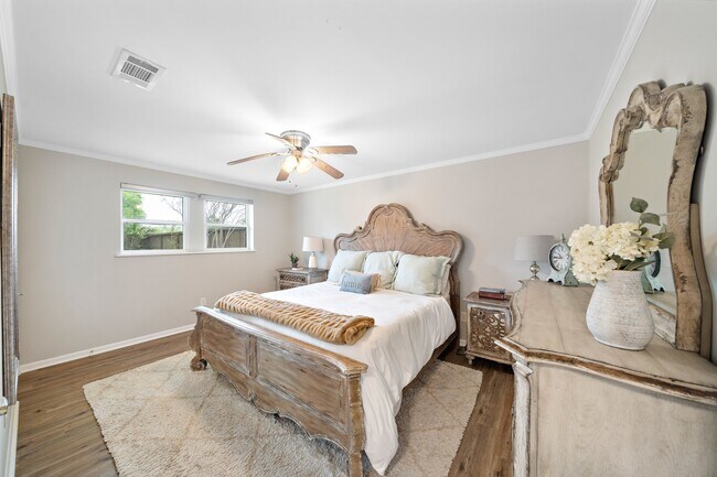 Foto del edificio - 5802 Effingham Dr