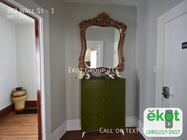 Building Photo - 382 Wall St