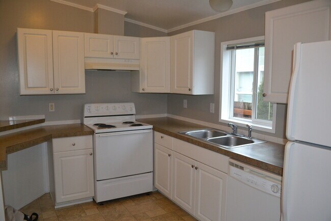 Foto del edificio - Open House 12/12 From 12-2pm! Beautiful Ho...
