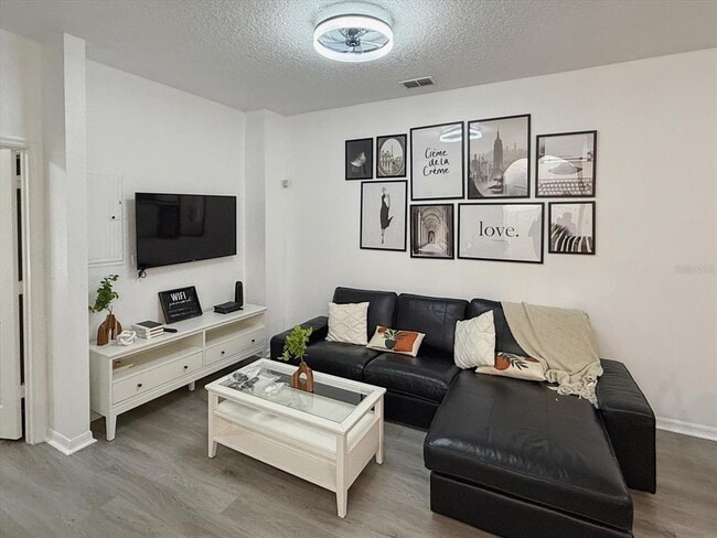 Building Photo - 1302 S Beach Cir