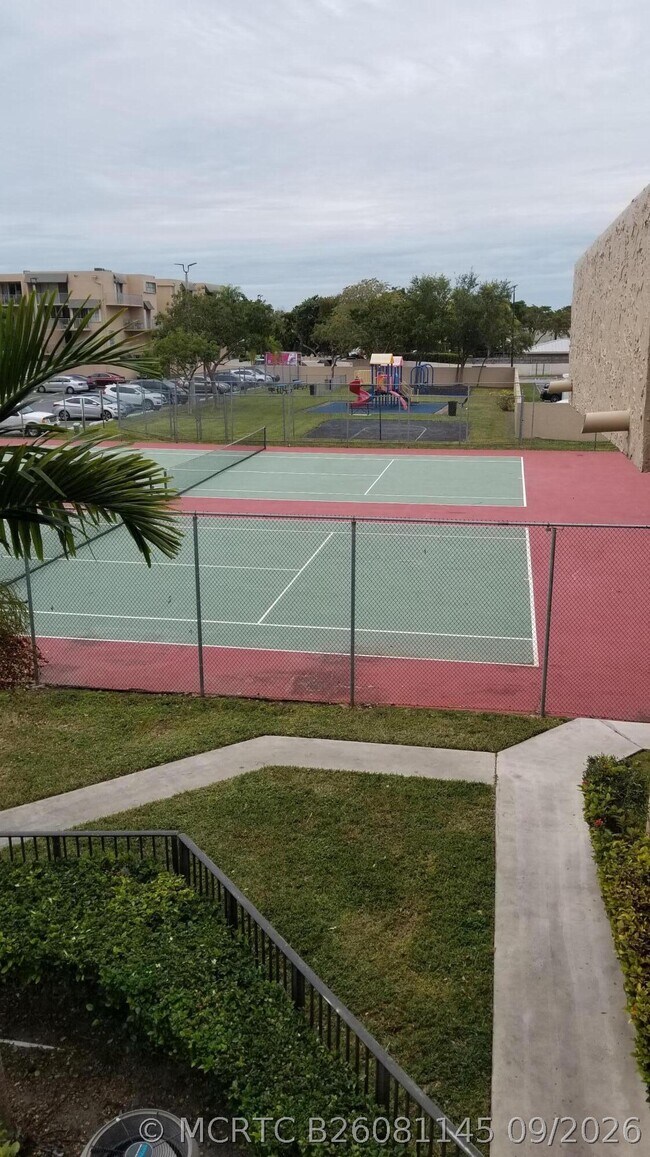 Foto del edificio - 10500 SW 108th Ave