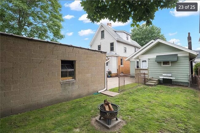 Foto del edificio - 3741 Hiawatha St