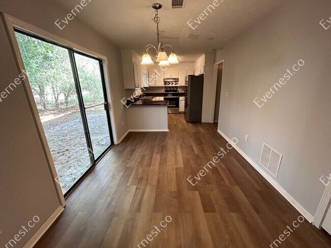 Foto del edificio - 1925 Sailcloth St