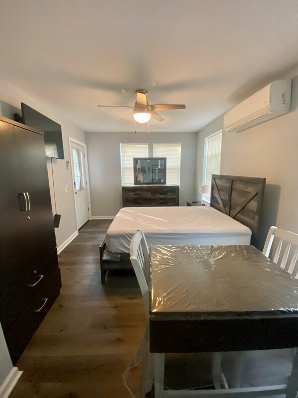 Foto principal - 2700 Keswick Ct