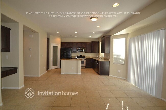 Foto del edificio - 10749 Drake Ridge Ave
