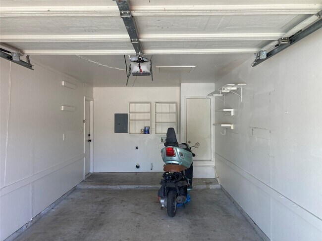 Foto del edificio - 1101 Justin Ln