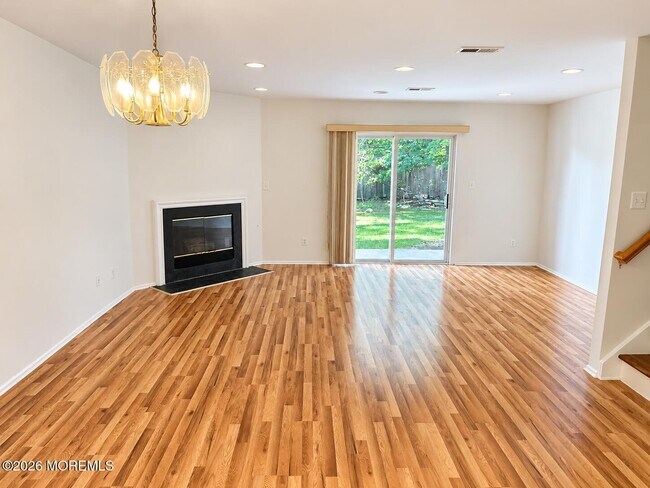 Foto del edificio - 11 Lexington Ct