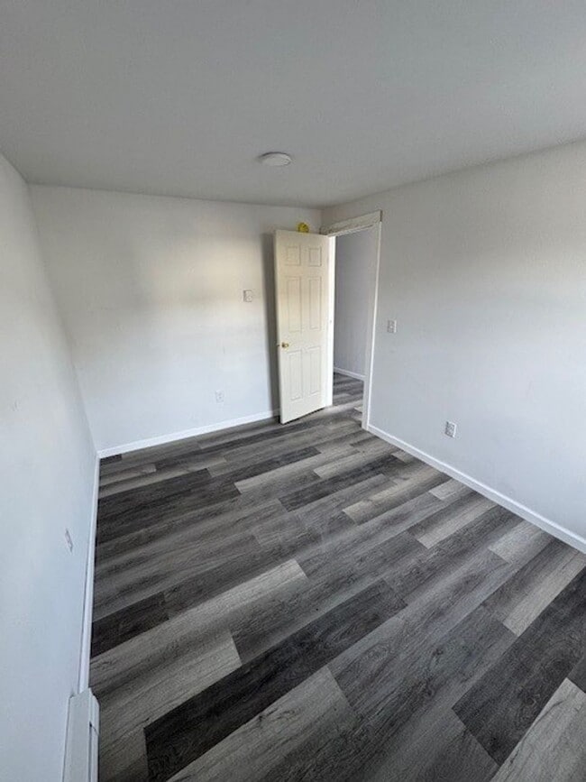 Building Photo - 229 E Catawissa St