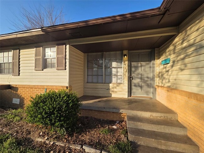 Building Photo - 1917 Treat Dr