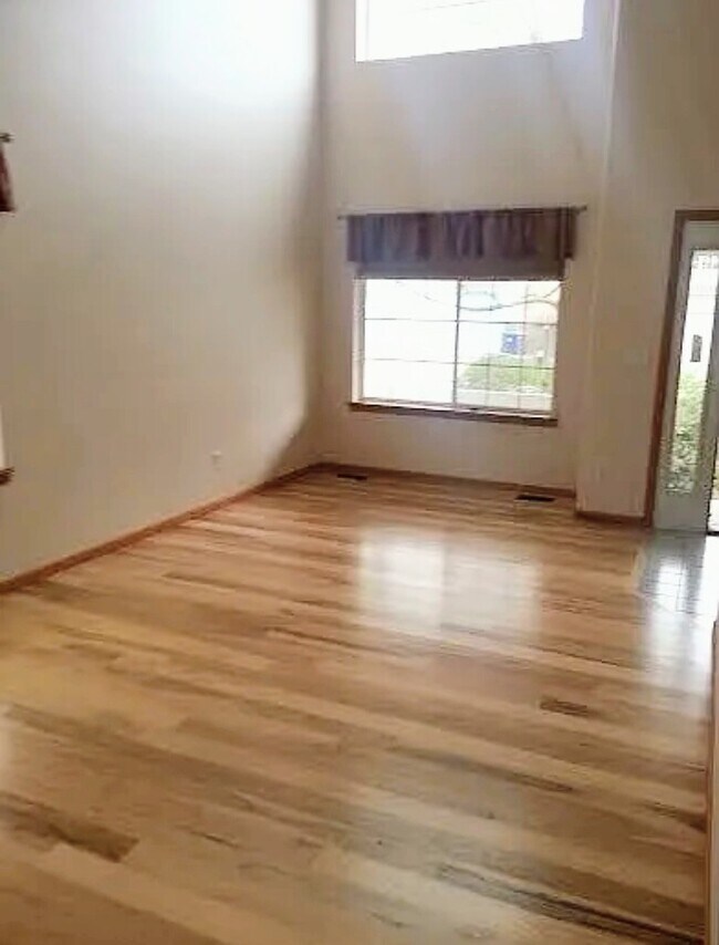 Foto del edificio - 4507 Winona Pl