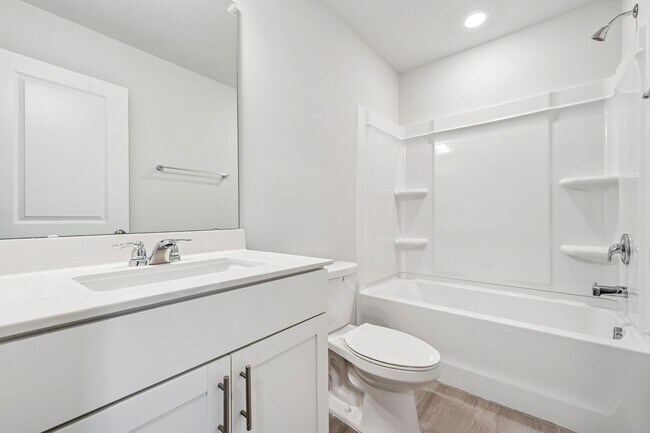 Foto del edificio - **APPLICATIONS PENDING** Available Now! New Construction - 3 Bedroom, 2.5 Bath Townhouse