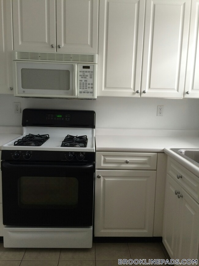 Building Photo - 115 Gerry Rd