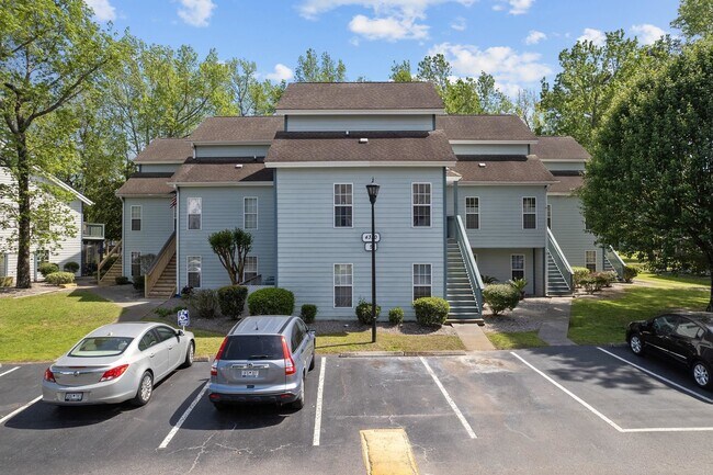 Building Photo - 4350 Spa Dr