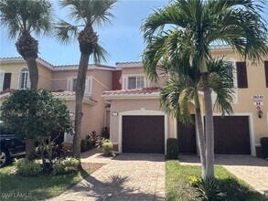 Building Photo - 20241 Estero Gardens Cir