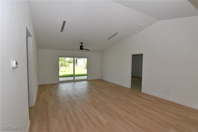 Building Photo - 208 Sunset Rd
