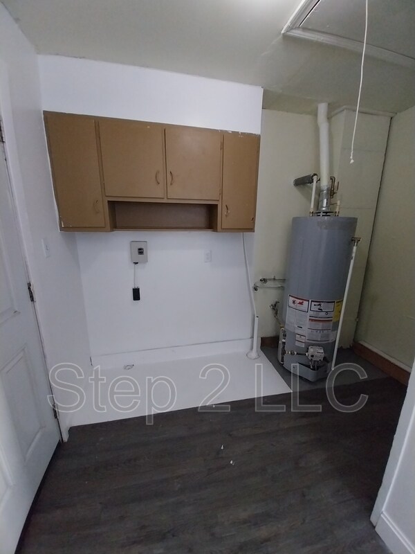 Building Photo - 15800 Puritas Ave