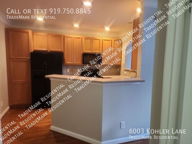 Foto del edificio - BEAUTIFUL Townhome - 3 Bedrooms, 2.5 Bathr...