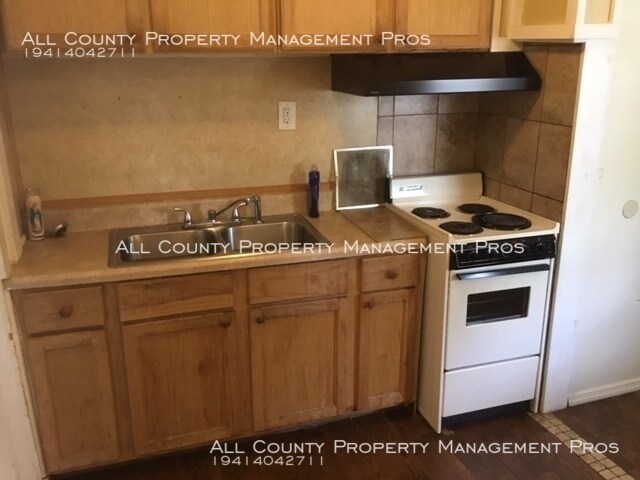 Building Photo - 311 N Osprey Ave