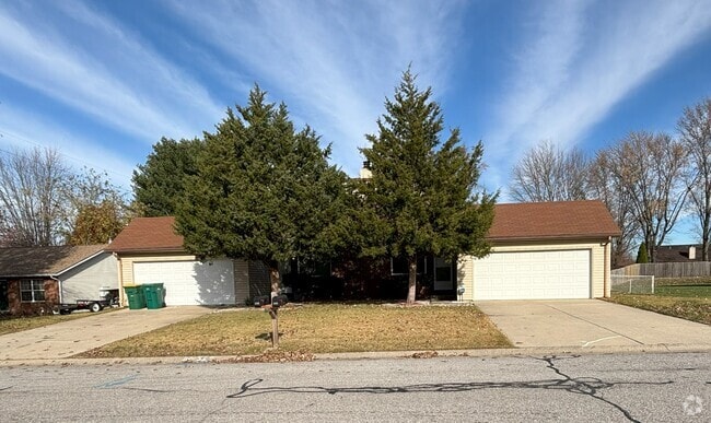 Building Photo - 450 Ponderosa Ave