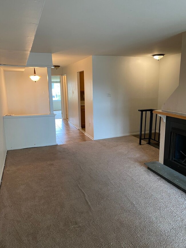Building Photo - Lovely One Bedroom Apartment in Mount Joy!
