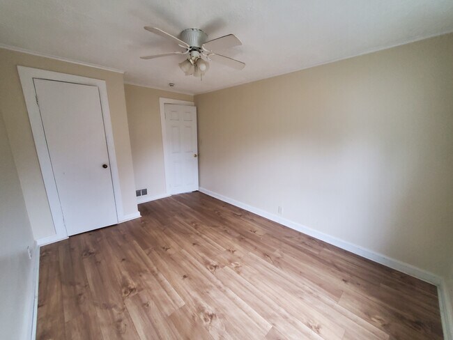 Building Photo - 3870 NY-414