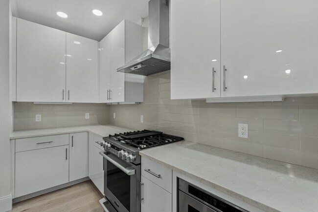 Foto del edificio - 19 Lily Pond Ln