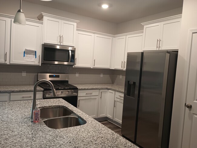Building Photo - 928 Lampton Ct