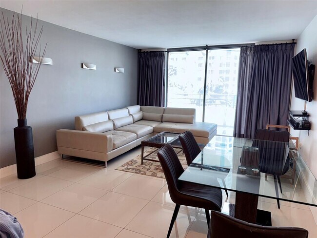 Foto del edificio - 600 Three Islands Blvd