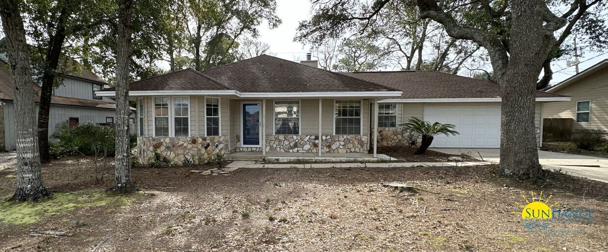 Primary Photo - Beautiful 3 Bedroom Home in Mary Esther